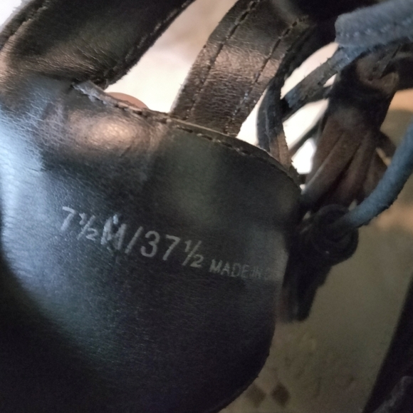 Vince Camuto Heels - Picture 5 of 6